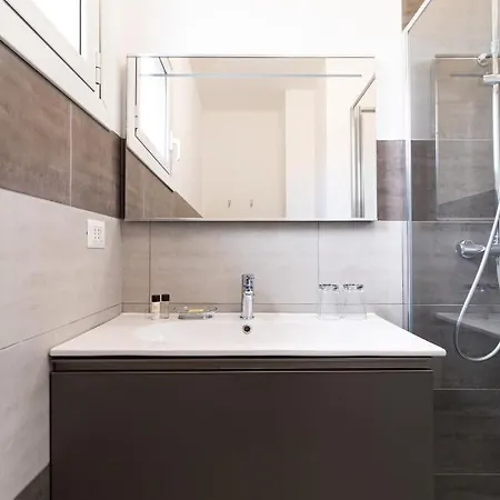 Milano Centro - Moderno Appartamento Con 2 Suite Exterior photo